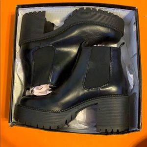 Nasty Gal Chelsea Boot